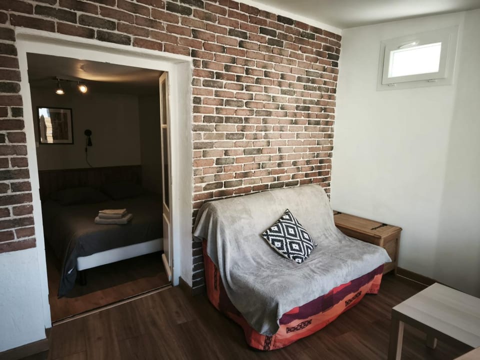 T1 Calme - Séjour Pro & Détente - Netflix & Canal - Wifi Apartment in Aurillac