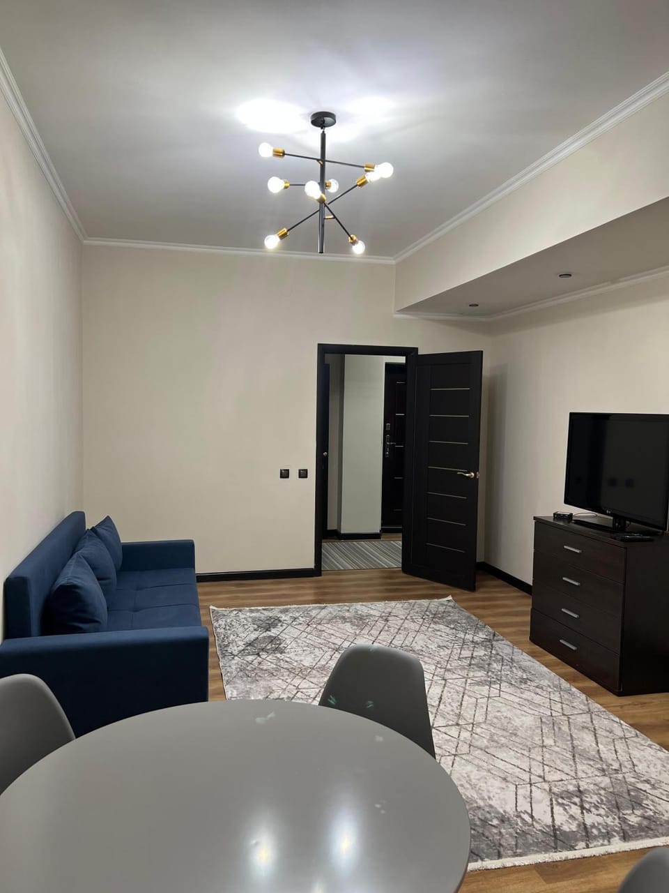 Просторная 1-спальная квартира в ЖК Арай Apartment in Almaty