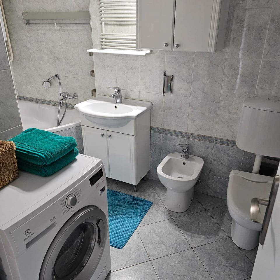 Green Deluxe Apartment with Free Parking Apartment in Ljubljana
