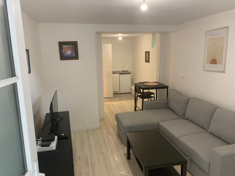 TV and multimedia, Kitchen or kitchenette