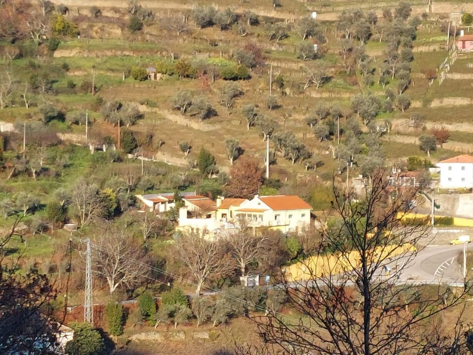 Property building, Day, Natural landscape, Bird's eye view, Mountain view