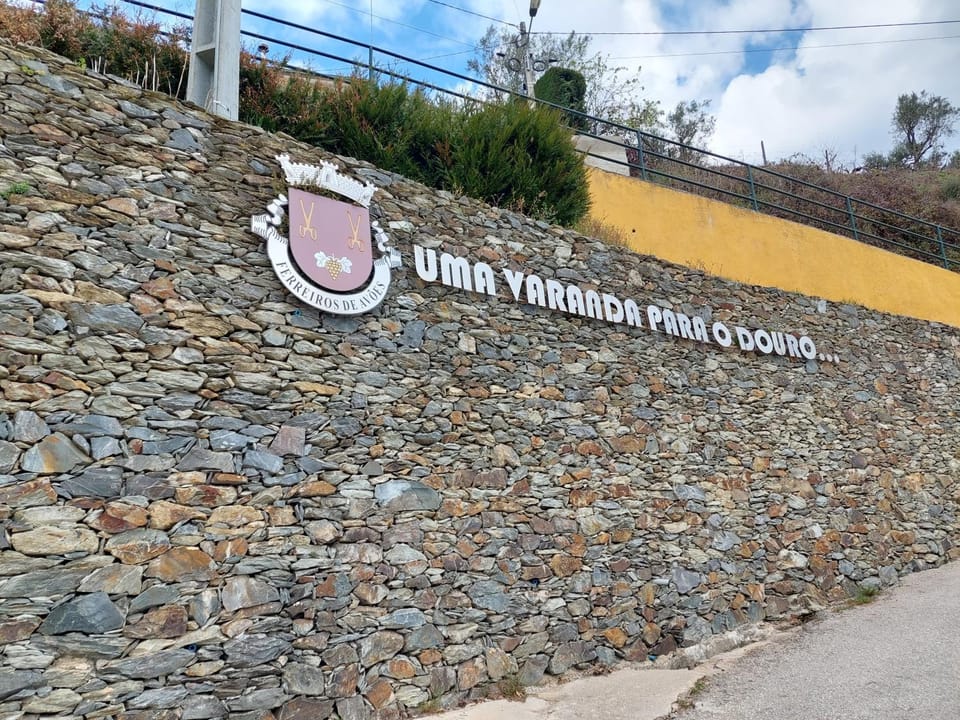 Day, Logo/Certificate/Sign, Street view