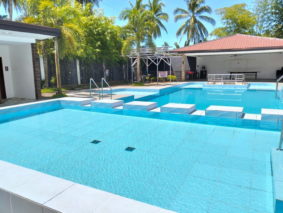 Day, Pool view, Swimming pool, sunbed