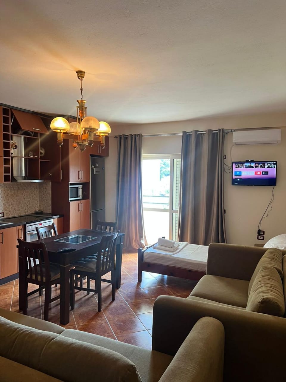 TV and multimedia, Kitchen or kitchenette, Seating area, Dining area, air conditioner