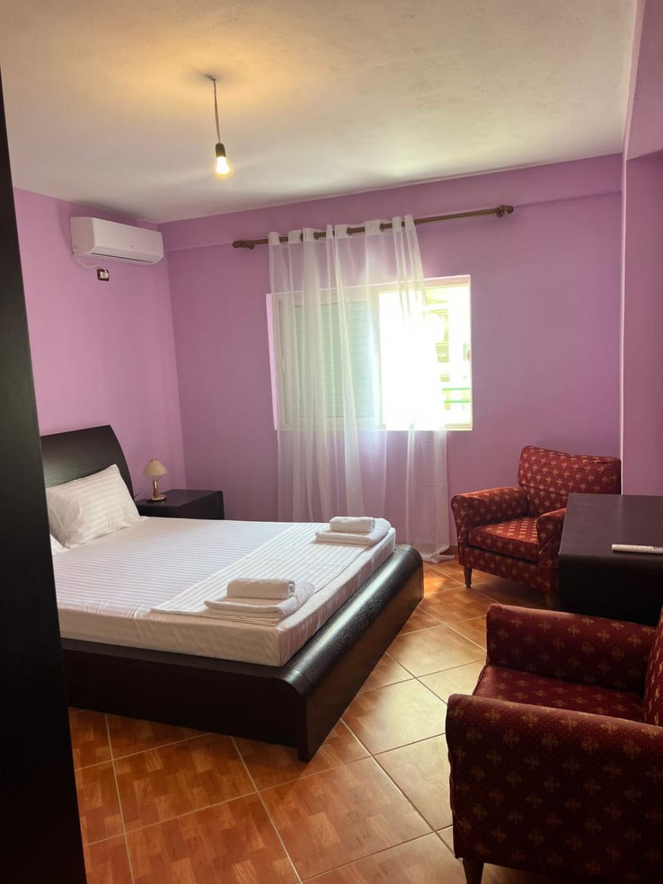 Bed, Living room, Photo of the whole room, Bedroom