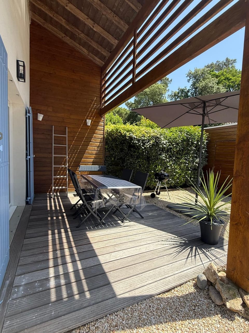 Patio, Day, Garden, Garden, Balcony/Terrace, Balcony/Terrace