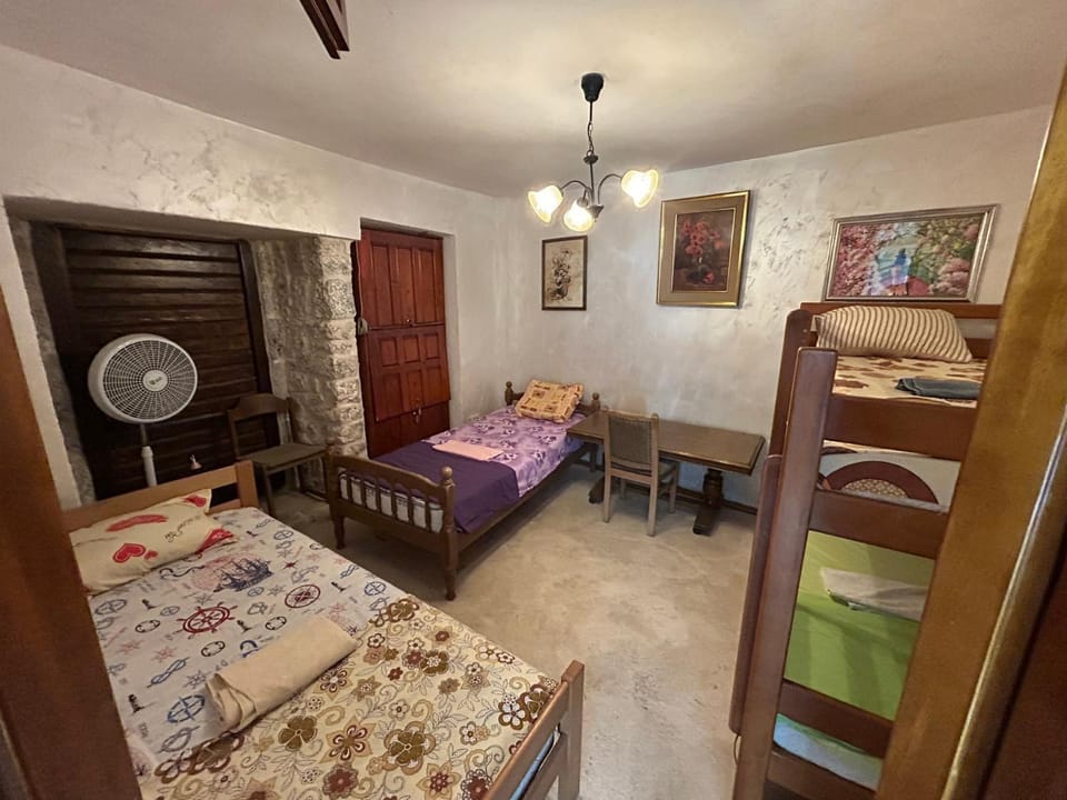 Michel Guesthouse Hostel in Budva