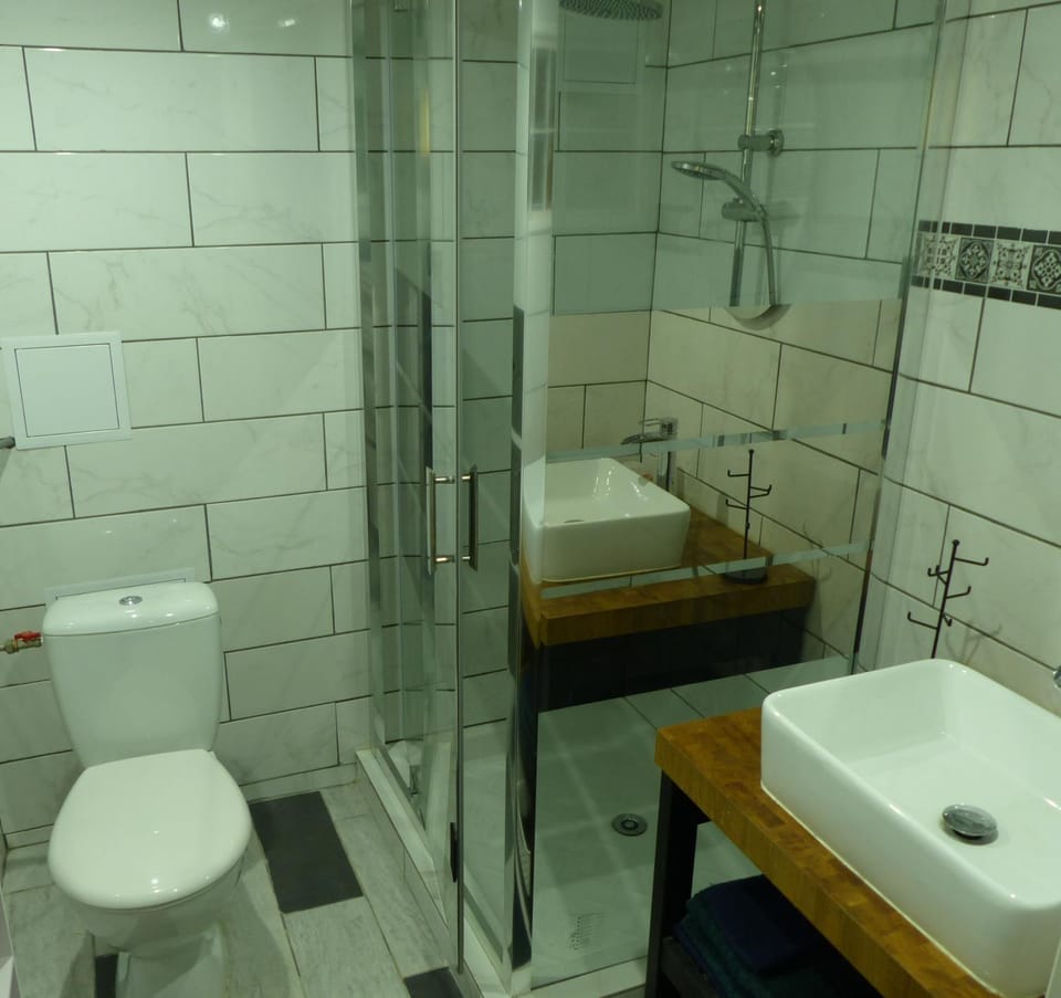 Shower, Toilet, Bathroom