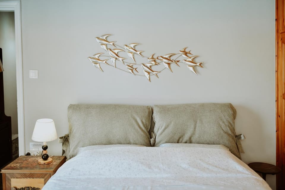 Bed, Decorative detail, Bedroom
