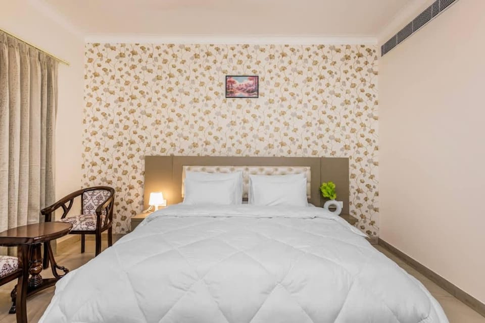 Eco-chic haven in Gurgaon with balcony Apartment in Gurugram