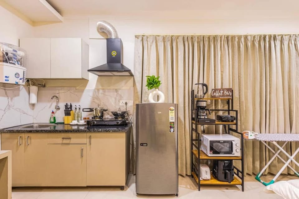 Penthouse with Jacuzzi steam bath &foot massage Apartment in Gurugram