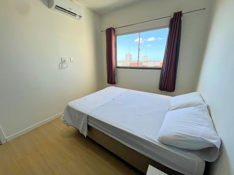 Bed, Photo of the whole room, Bedroom, air conditioner