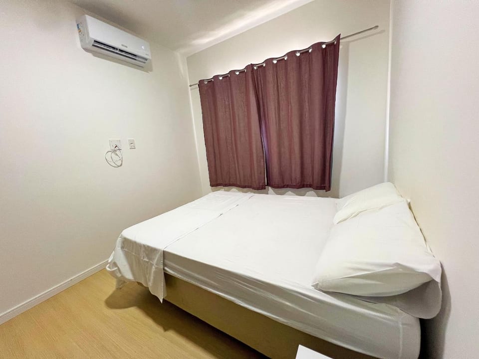 Bed, Photo of the whole room, Bedroom, air conditioner