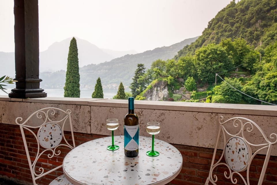 Natural landscape, Balcony/Terrace, Lake view