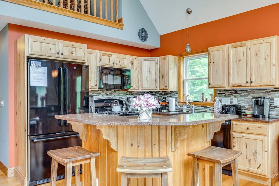 Ski, Hike & Fish: Chalet w/ Hot Tub in Conway House in North Conway