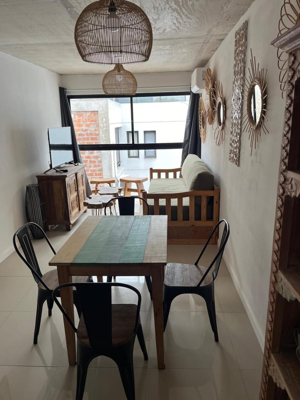 Seating area, Dining area