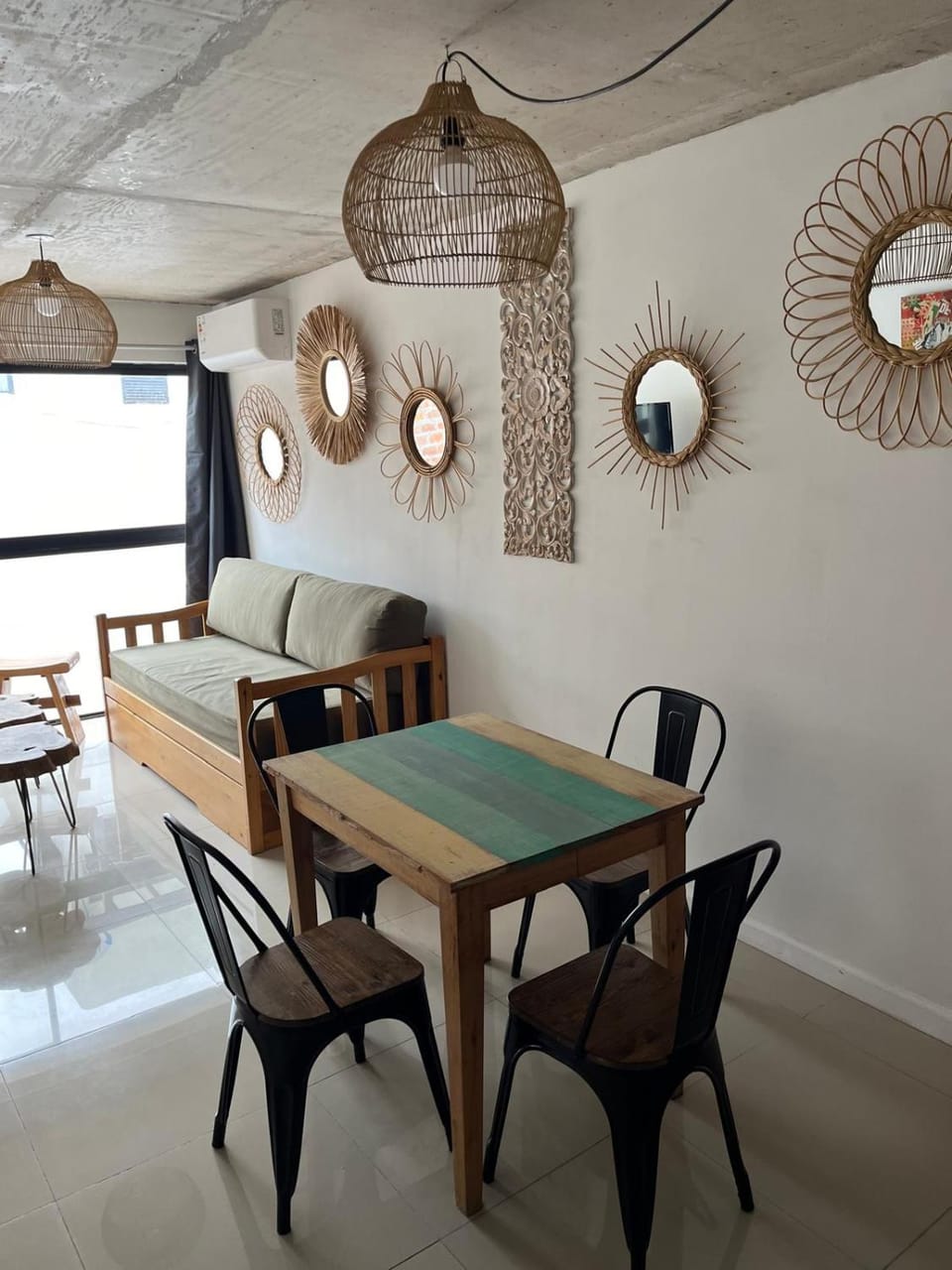 Seating area, Dining area