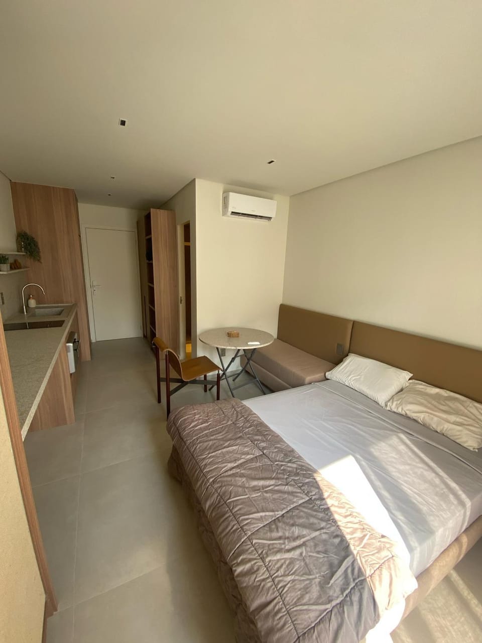 Bed, Photo of the whole room, Bedroom, air conditioner