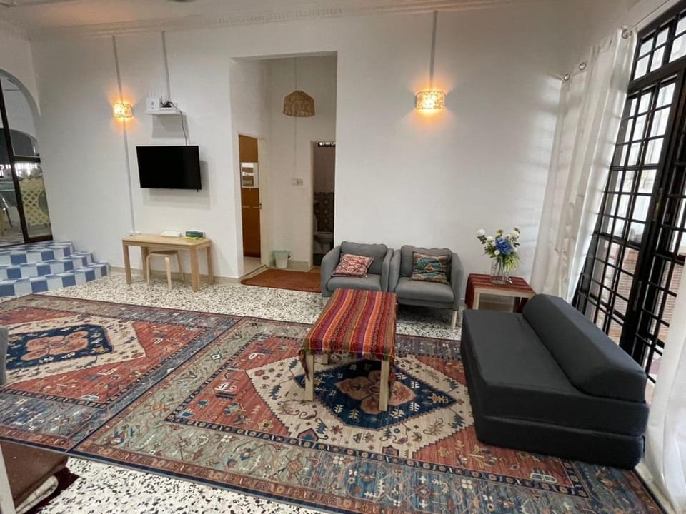 Communal lounge/ TV room, Living room, Seating area