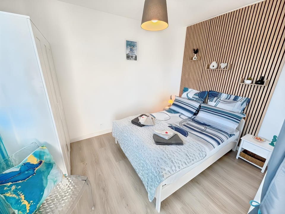 La croisette - à 50 mètres de la plage de Juno Beach avec Balcon et Stationnement gratuit Apartment in Bernières-sur-Mer