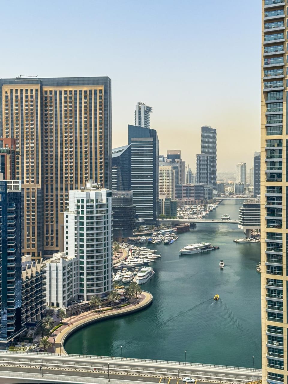 Luxury Stay - Private Jacuzzi - Infinity Pool - Marina & Sea Views - High Floor - Upgraded - Designer - Squash Apartment in Dubai