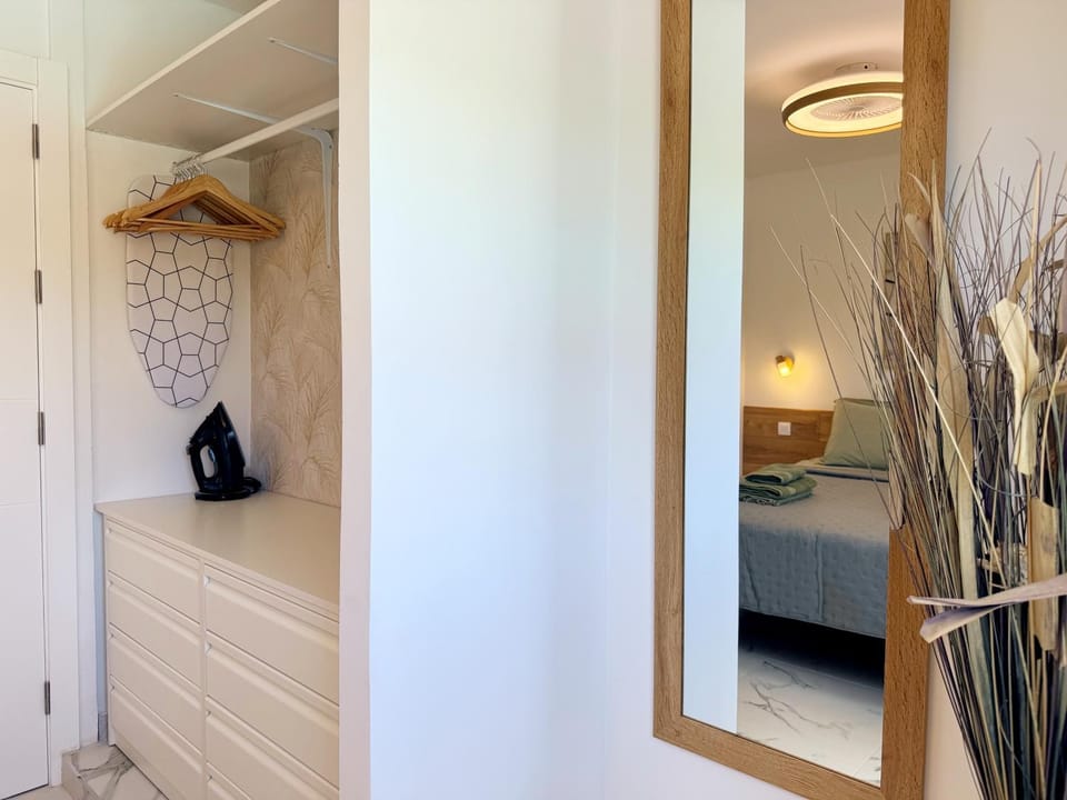 Bedroom, wardrobe