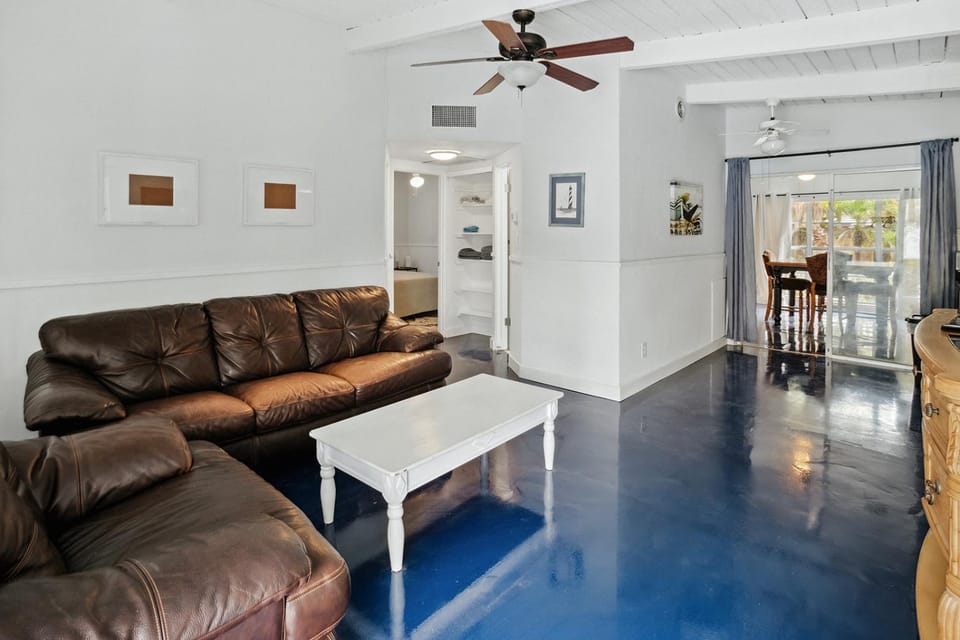 Papa John's Villa in Madeira Beach