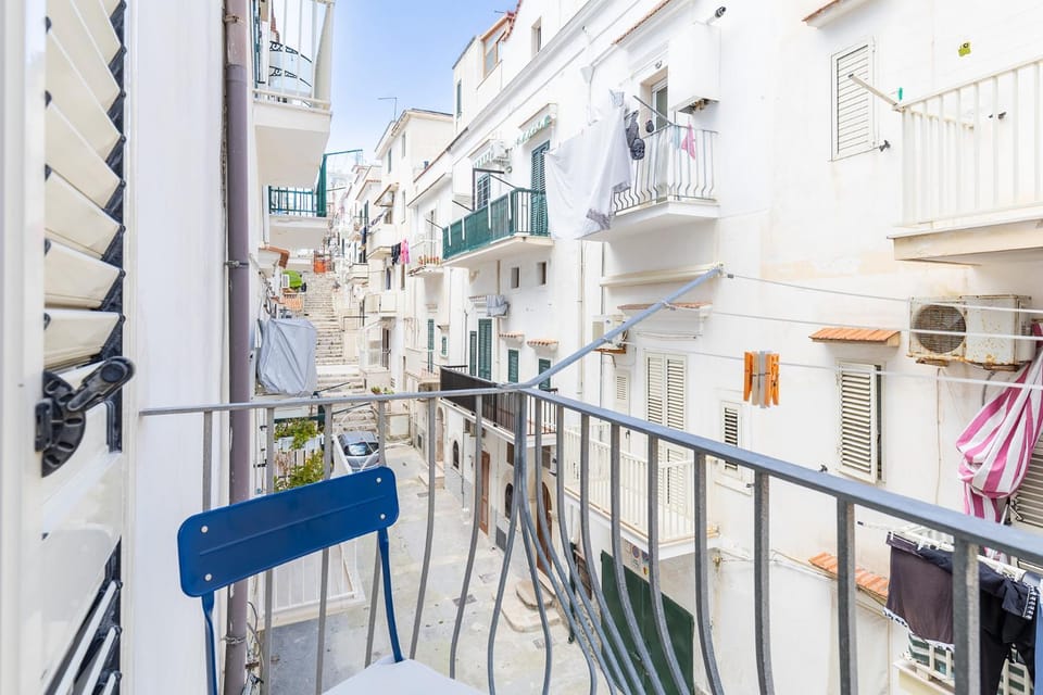 Property building, Day, Balcony/Terrace, City view