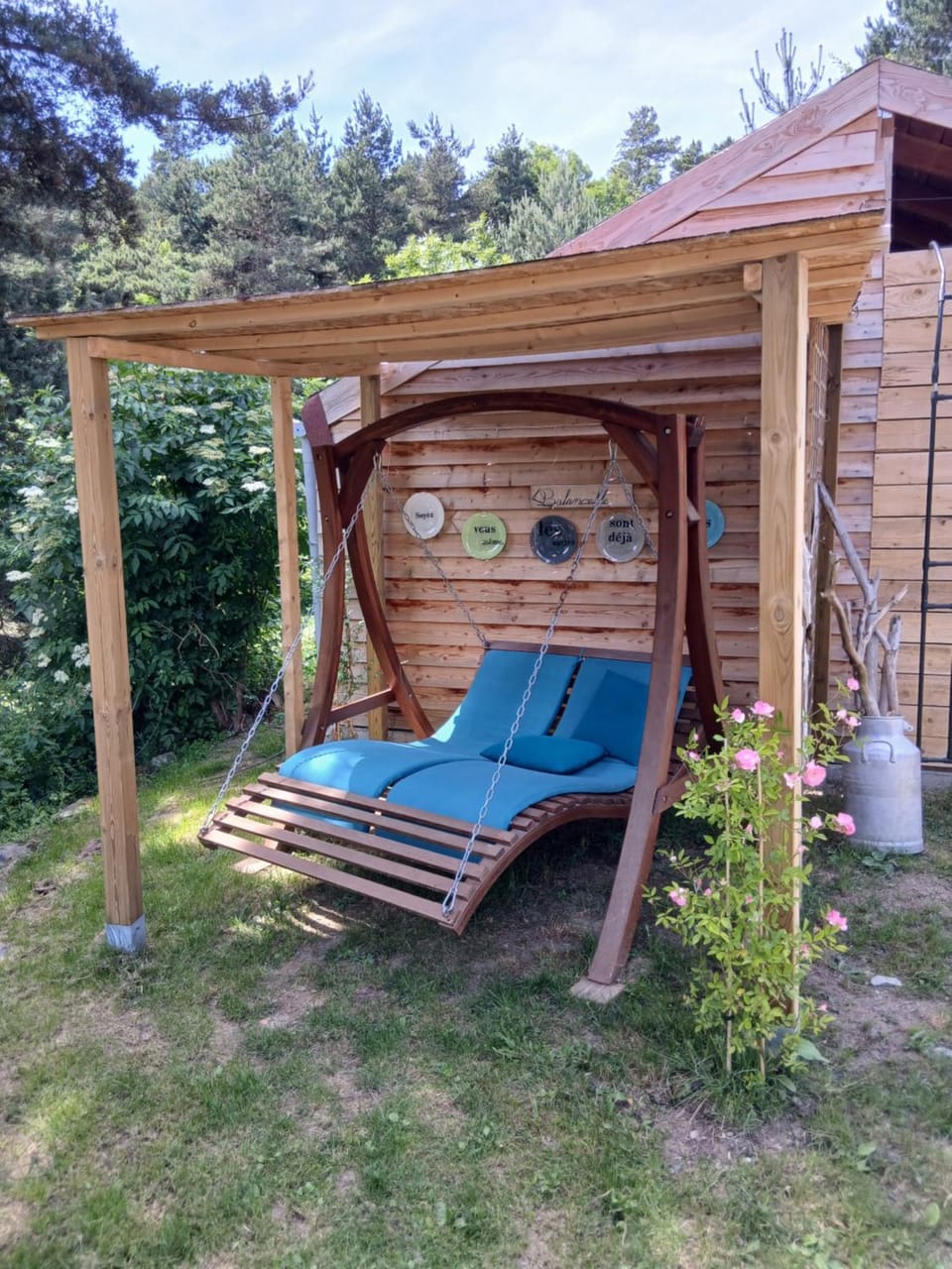 L'Ô Ré des Bois, hébergement insolite Clair de Lune, Bain norvégien, sauna, kota Luxury tent in Auvergne-Rhône-Alpes