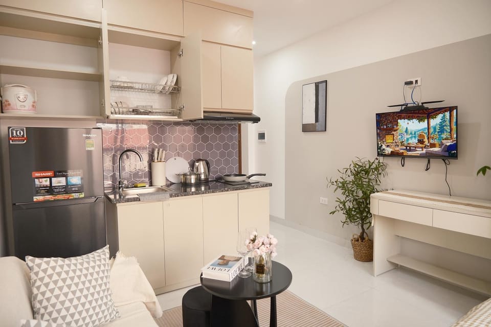 TV and multimedia, Kitchen or kitchenette, Dining area, stove
