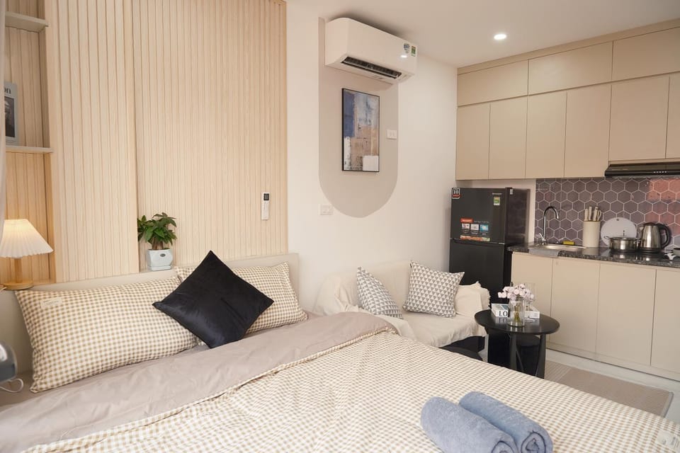 Bed, Living room, Seating area, Bedroom
