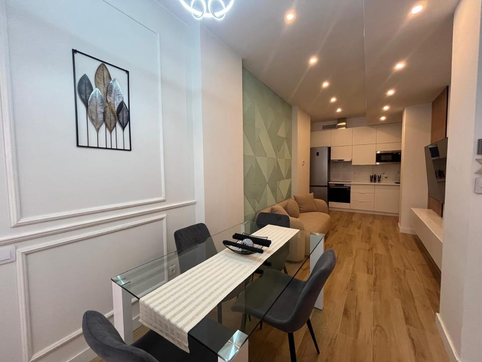 TV and multimedia, Kitchen or kitchenette, Seating area, Dining area