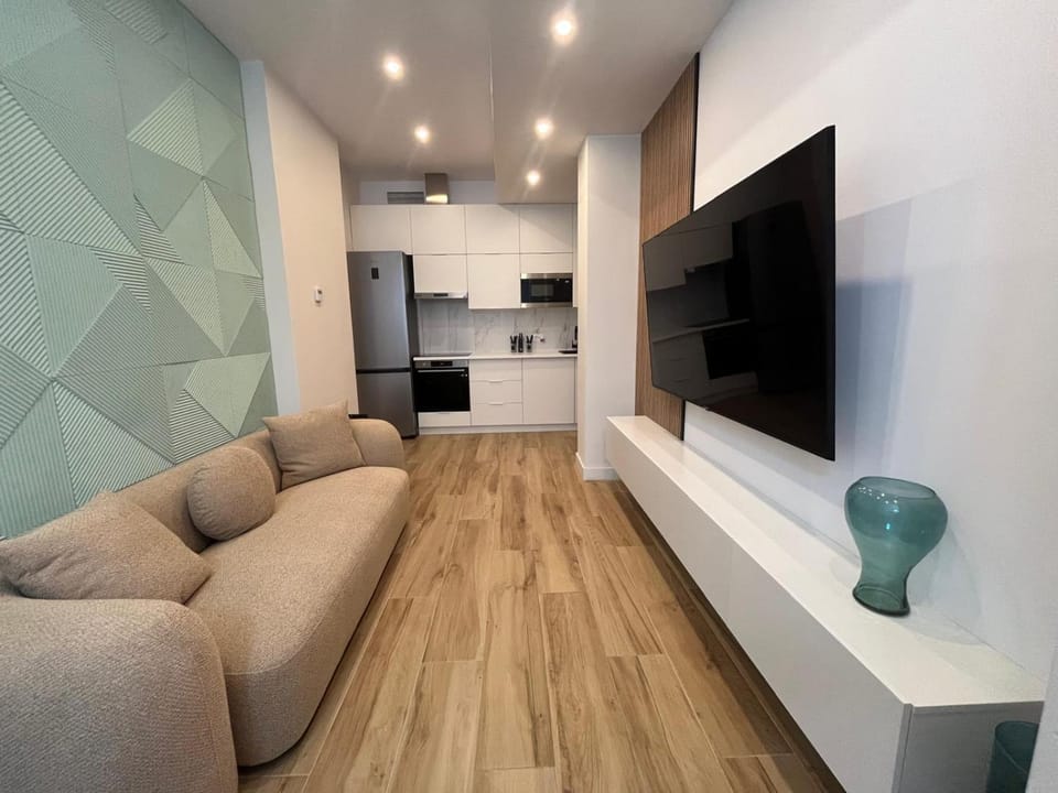 TV and multimedia, Kitchen or kitchenette, Living room, Seating area