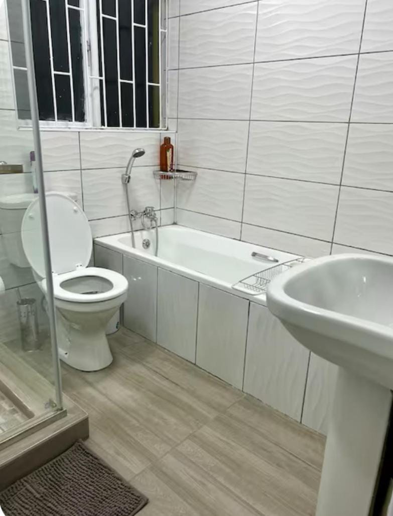 4beds,3 bedrooms,Braai,Full kitchen Apartment in South Africa