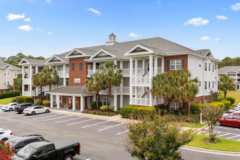 Tupelo Bay Villa 1207 House in Garden City
