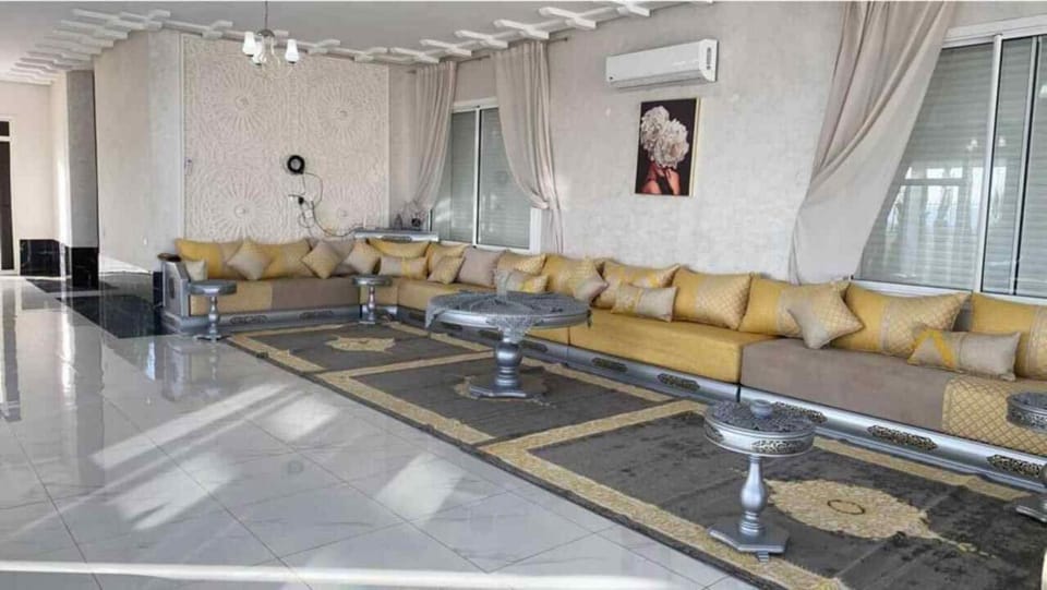 Living room, Lobby or reception