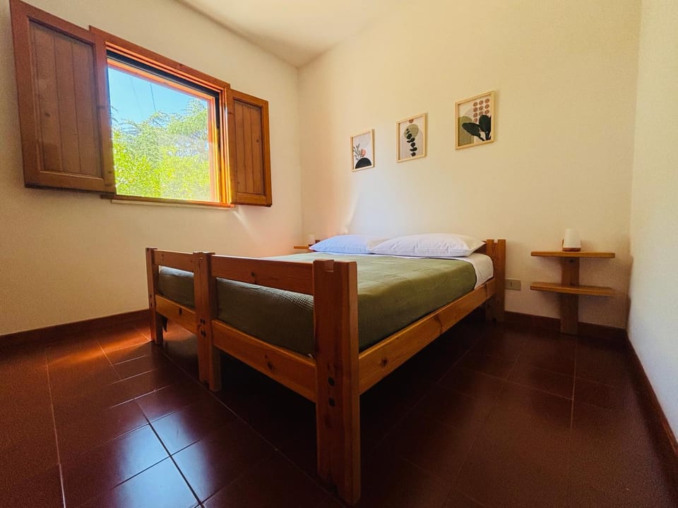 Bed, Photo of the whole room, Bedroom, wardrobe, air conditioner