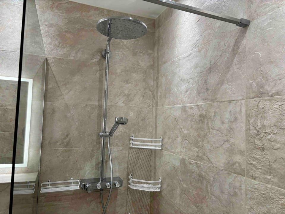 Shower, Bathroom, towels