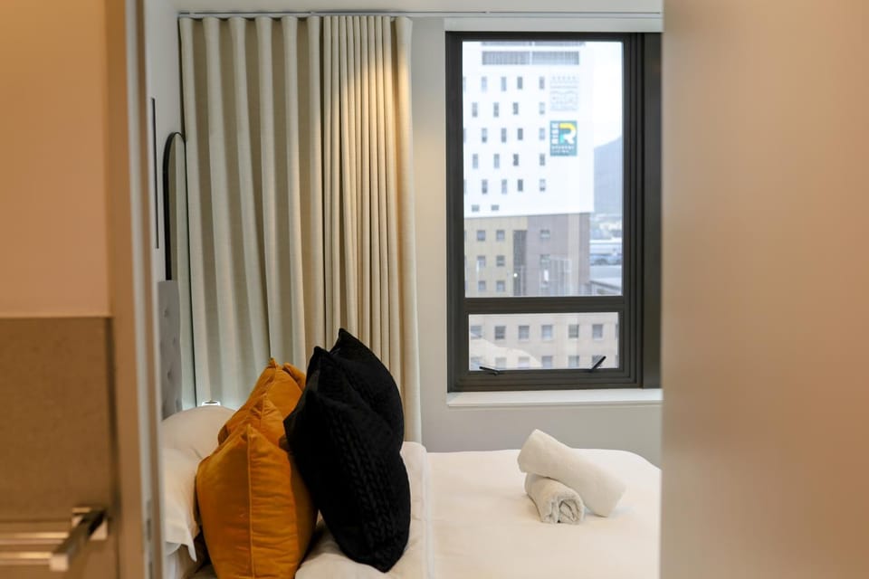 Capetown City Living 1Bedroom Stay at Foreshore Place Apartment in Cape Town