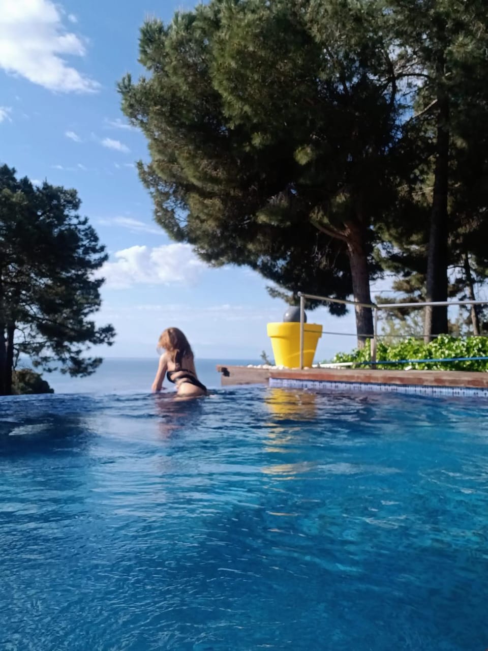 Day, People, Natural landscape, Sea view, Swimming pool, Swimming pool
