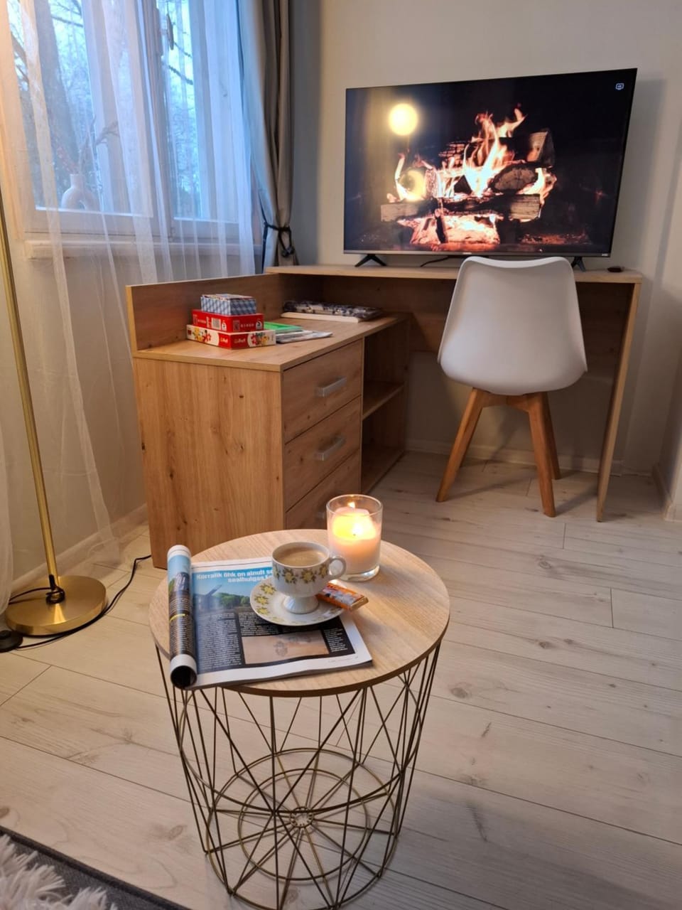 Communal lounge/ TV room, TV and multimedia, View (from property/room), Living room, Food and drinks, Decorative detail, Text overlay, Entertainment, furniture