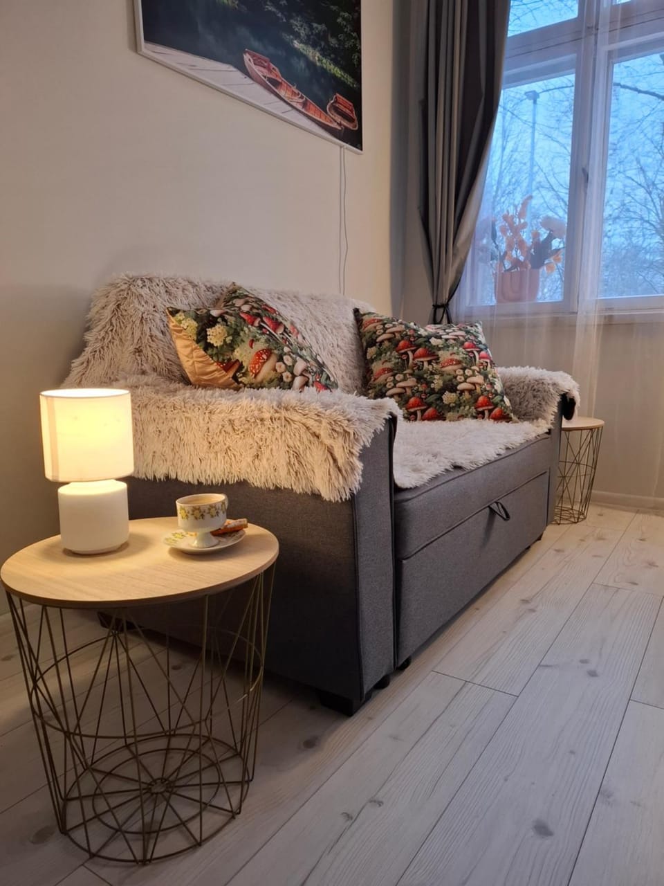 Bed, Living room, Seating area, Bedroom, furniture, heating
