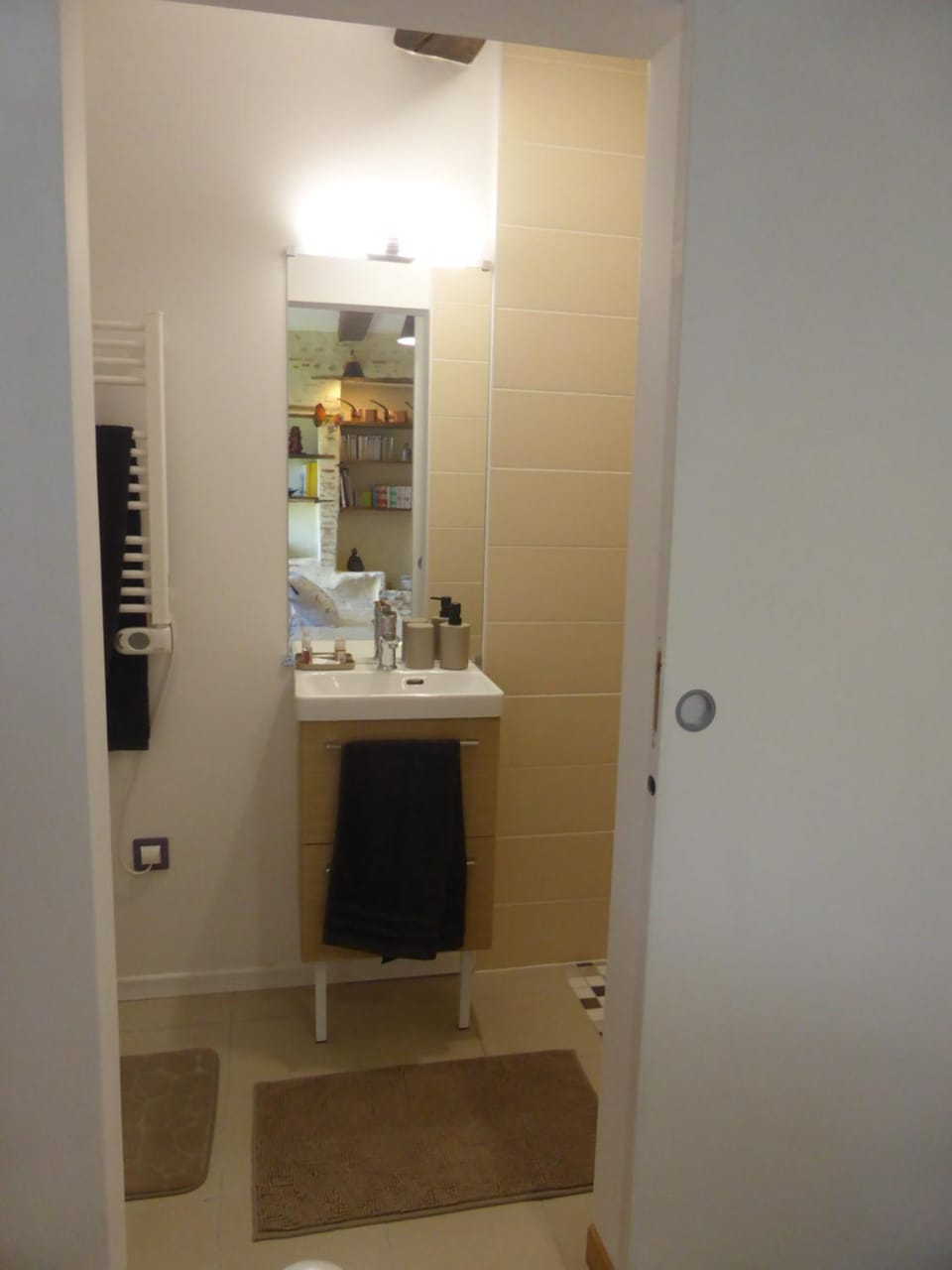 Bathroom, towels