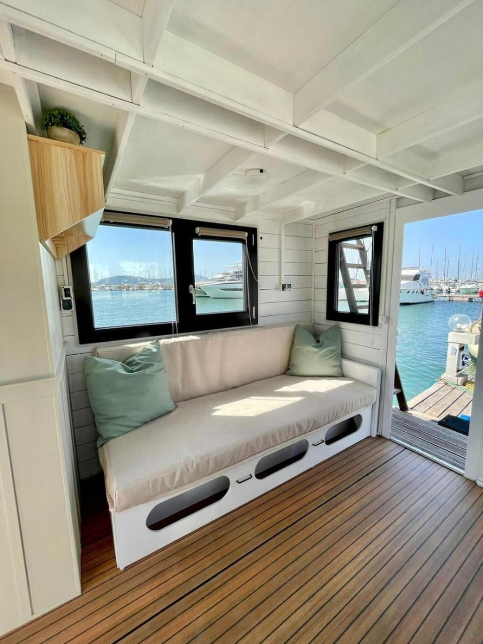 Living room, Sea view