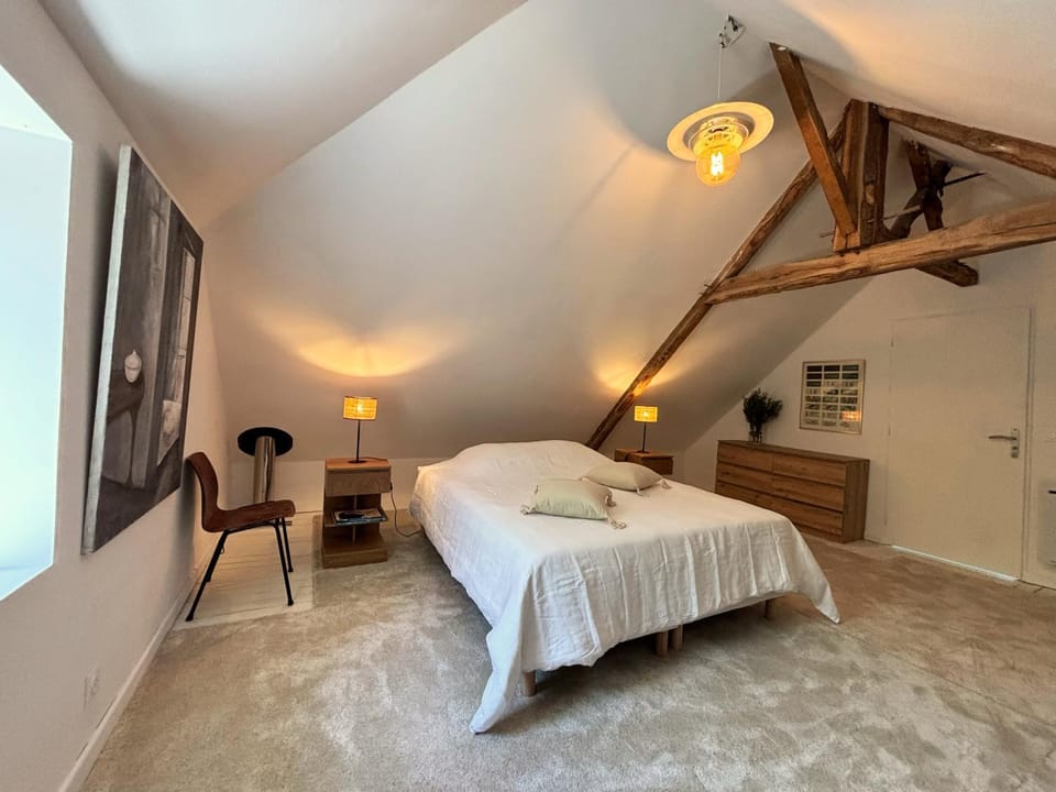 Bed, Photo of the whole room, Bedroom