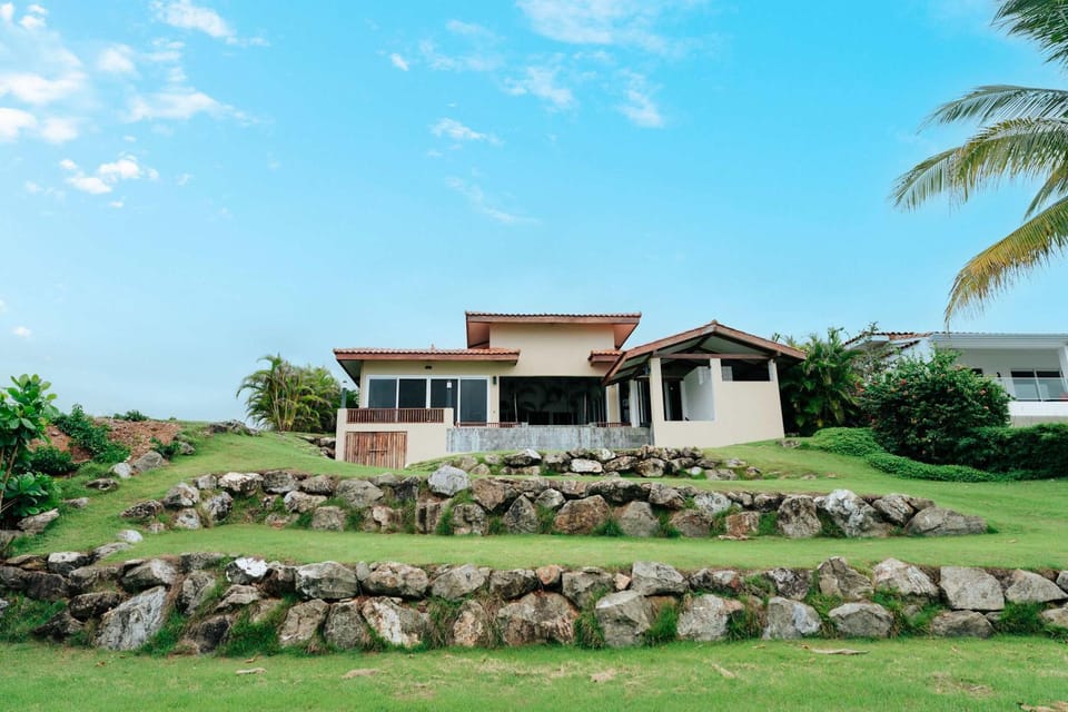 Property building, Day, Garden, Garden view