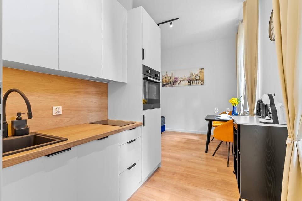 Kitchen or kitchenette, Dining area, dishwasher