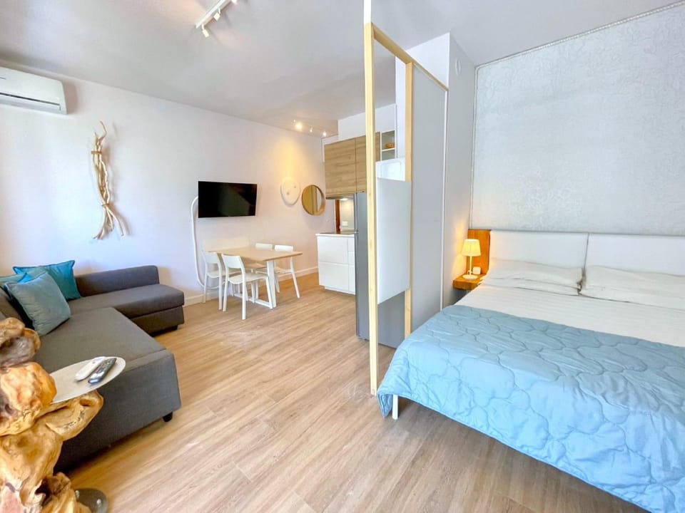 Living room, Bedroom