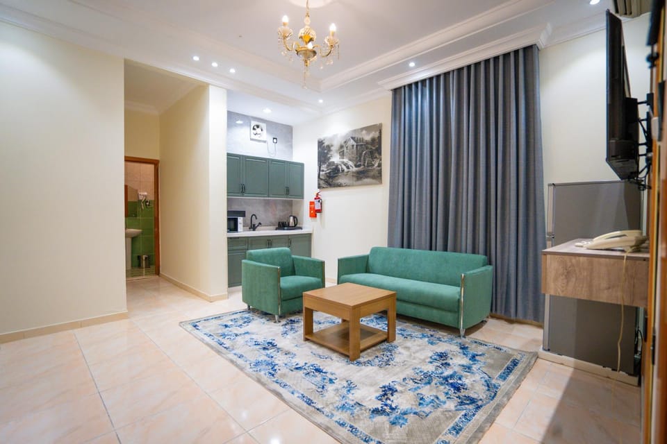 TV and multimedia, Kitchen or kitchenette, Living room, Seating area