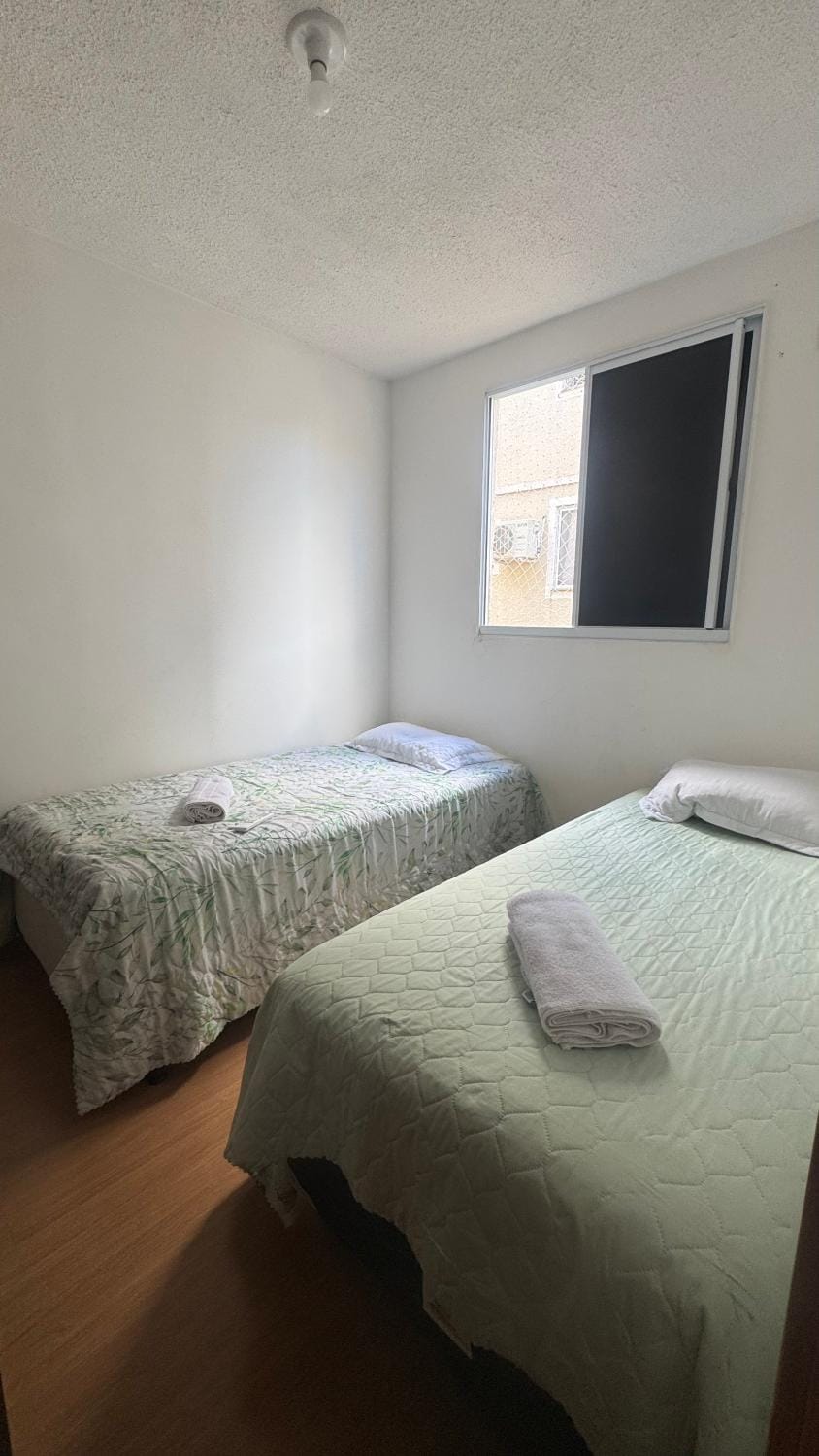 Bed, Bedroom, towels
